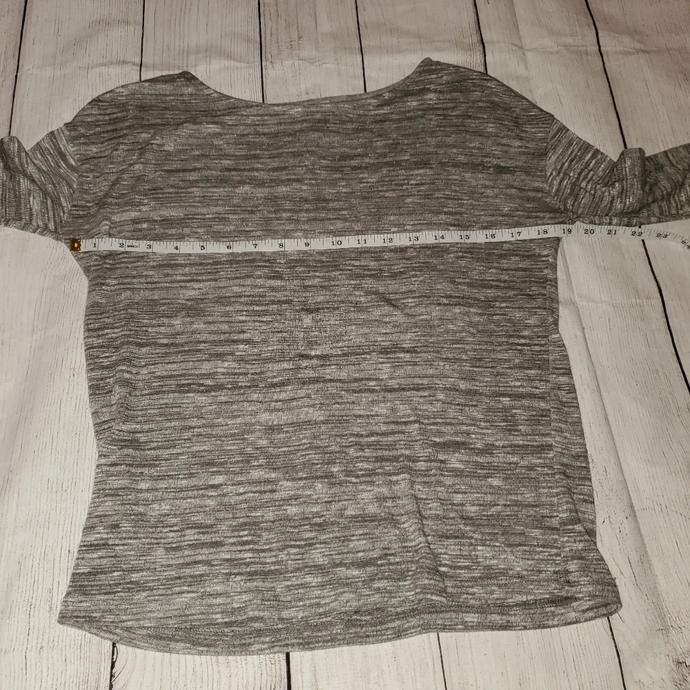 Loft Gray Top - Picture 5 of 9